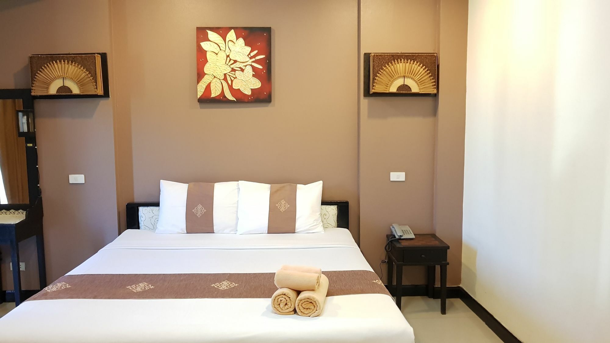 Spring@Tapae Hotell Chiang Mai Exteriör bild